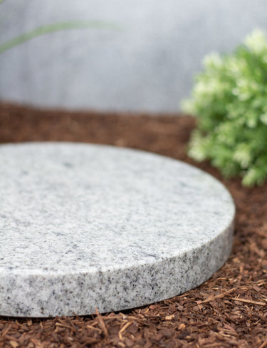Grabplatte, Gedenktafel Granit Viscount white rund groß allseits poliert